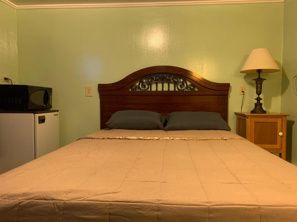 Tour Inn Motel Howard City Extérieur photo