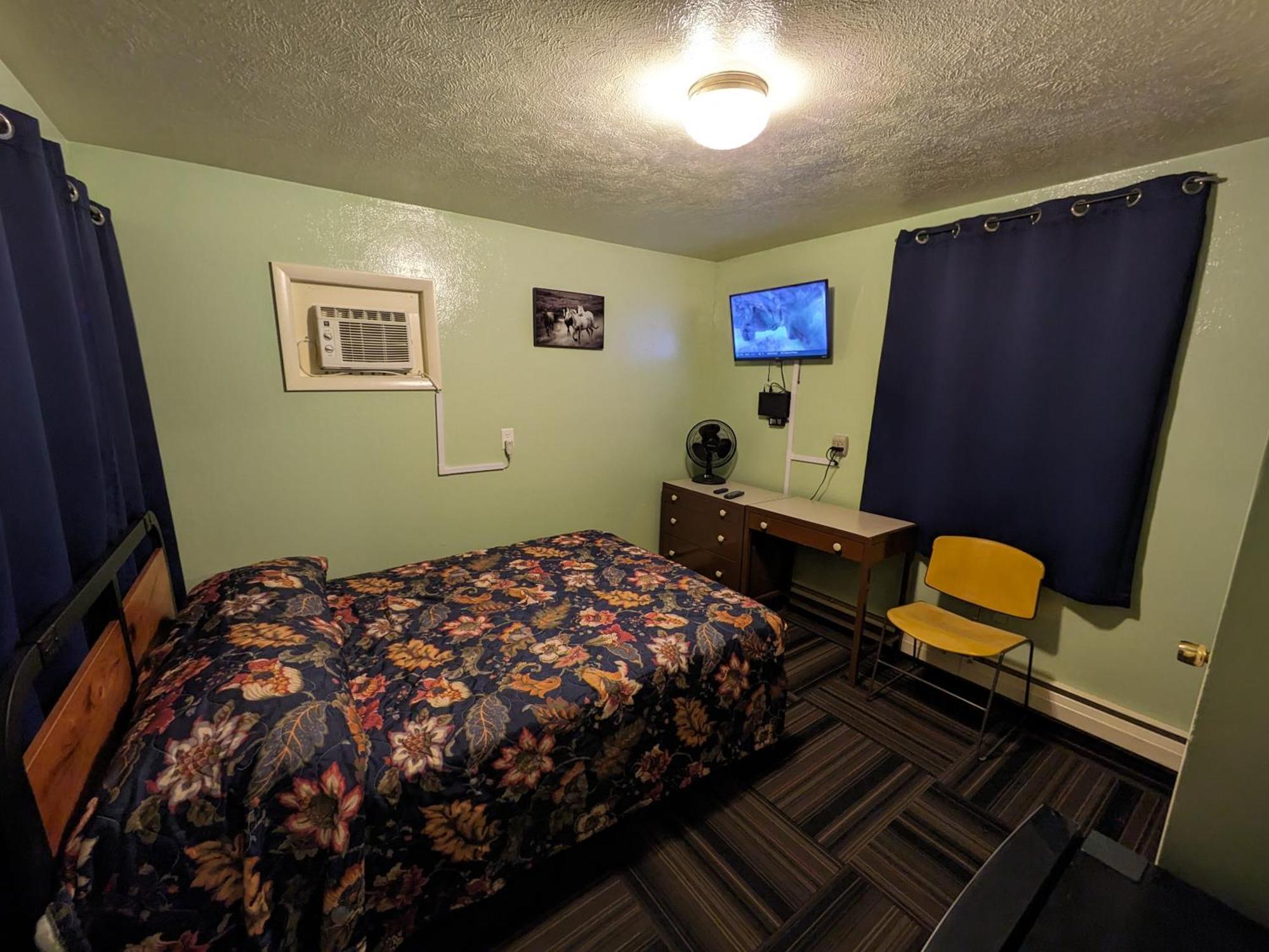 Tour Inn Motel Howard City Extérieur photo