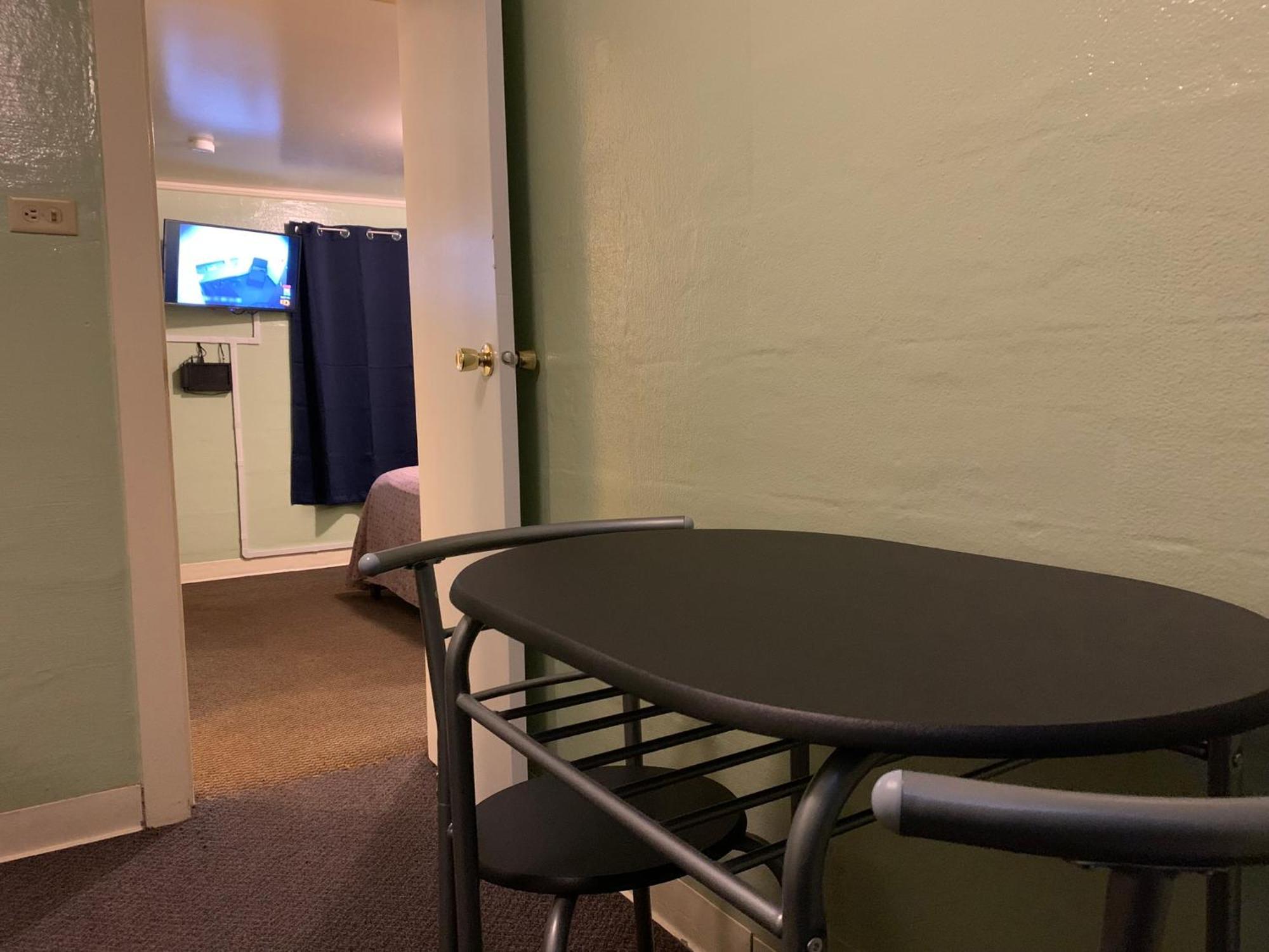 Tour Inn Motel Howard City Extérieur photo